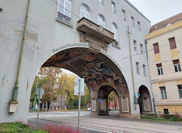 hungary/southern-great-plain/attraction/heroes-gate