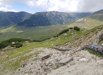 romania/bucegi-mountains/attraction/pestera-avenul-de-sub-babele