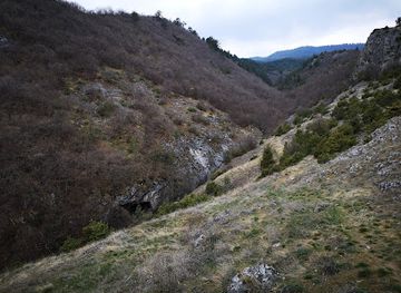 bulgaria/chepelare/attraction/cheleveshkata-cave