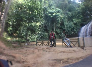 indonesia/north-kalimantan/attraction/tanah-merah-waterfall