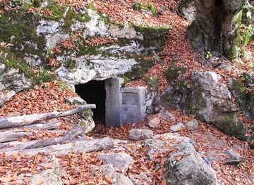 bulgaria/vitosha-mountain/attraction/living-water-cave