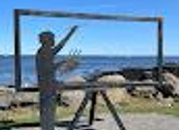 new-hampshire/exeter/attraction/pose-inside-outdoor-picture-frame