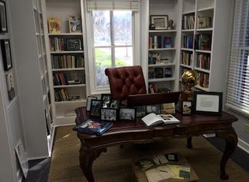 south-carolina/hilton-head-island/attraction/pat-conroy-literary-center