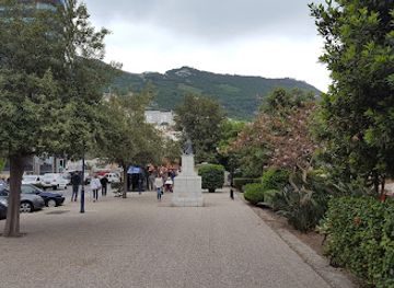 gibraltar/alameda-botanic-gardens/attraction/statue-of-admiral-sir-george-rooke
