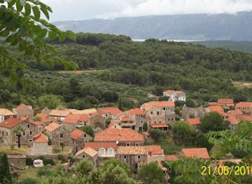 croatia/hvar-island/attraction/hvar-preko-vrha-central-dalmatia-croatia-bike-tracks