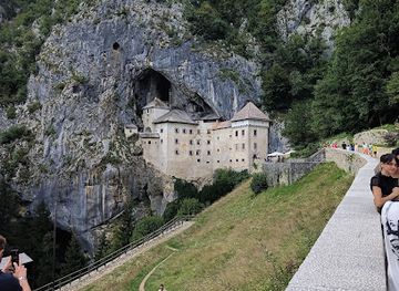slovenia/postojna-cave/attraction/live-webcam-predjamski-grad-predjama-castle-postojna