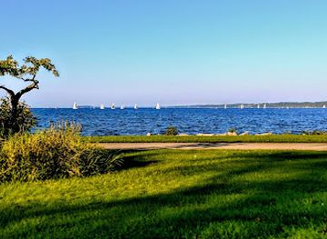 michigan/traverse-city/attraction/west-end-beach