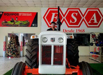 honduras/san-pedro-sula/attraction/el-tractor-que-revoluciono-honduras