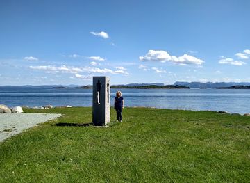 norway/rogaland/attraction/22-juli-monumentet-lundsneset