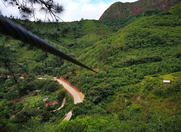 bolivia/amboro-national-park/attraction/cuevas-deportes-extremos