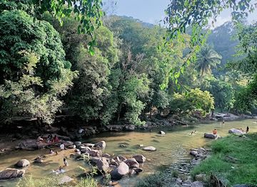 thailand/ranong/attraction/raksa-warin-hot-spring