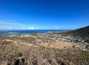sint-maarten/le-galion-beach/attraction/tchoupi-c