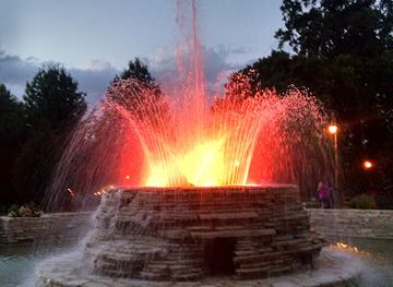 iowa/davenport/attraction/stone-fountain