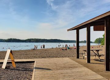indiana/pokagon-state-park/attraction/pokagon-state-park-beach-and-bathhouse