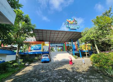 indonesia/east-java/attraction/gumul-paradise-island