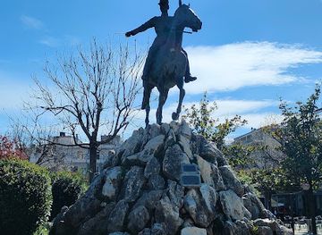 greece/thessaly/attraction/statue-of-nikolaos-plastiras-greek-hero-general-and-prime-minister-1883-1953