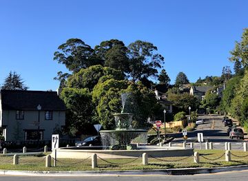 california/berkeley/attraction/the-fountain-at-the-circle