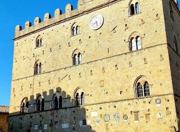 italy/san-gimignano/attraction/palace-of-the-priors