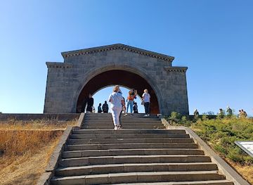 armenia/armavir/attraction/charents-arch