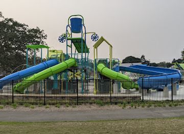 illinois/waukegan/attraction/splashzone-at-corrine-j-rose-park