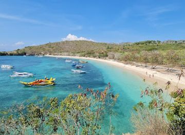 indonesia/west-nusa-tenggara/attraction/pantai-pink-3