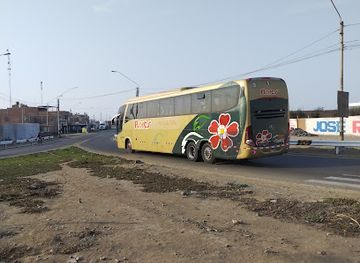 peru/trujillo/huanchaco/attraction/ovalo-huanchaco