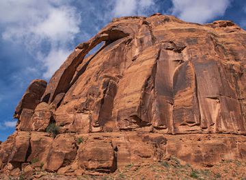 utah/canyonlands-national-park/attraction/jug-handle-arch