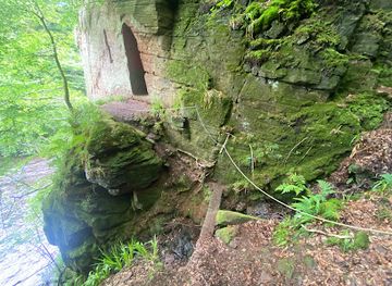 united-kingdom/ayrshire/attraction/wallace-s-cave-auchinleck