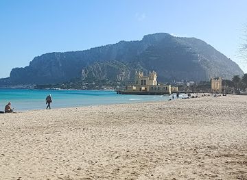 italy/palermo/mondello/attraction/spiaggia-gratis
