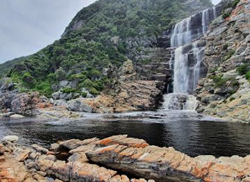 south-africa/tsitsikamma-national-park/attraction/waterfall-tsitsikamma