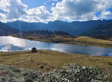 india/tawang/attraction/penga-teng-tso-lake