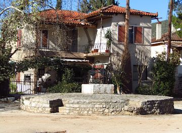 greece/mount-parnassus/attraction/pigadi-sellas