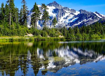 washington/northern-cascades/attraction/picture-lake-viewpoint