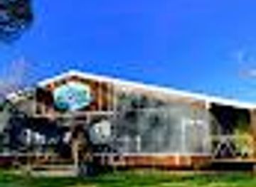 texas/college-station/attraction/wildflyer-mead-and-beer-company-at-the-beeweaver-honey-farm