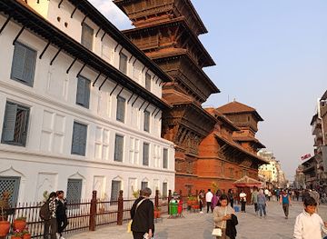 nepal/kathmandu/durbar-square/attraction/mul-chowk