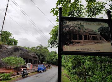 india/goa/attraction/arvalem-caves
