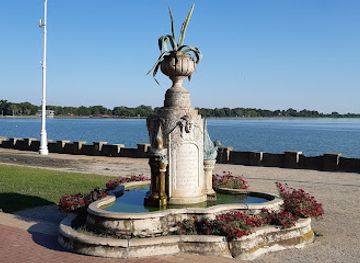 serbia/palic-lake/attraction/memorial-fountain