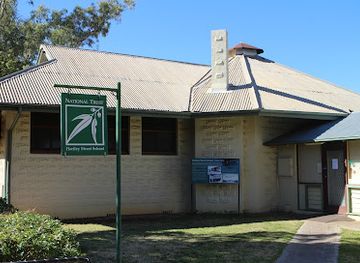 australia/red-centre/attraction/hartley-street-school