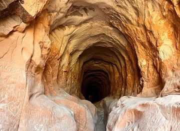 arkansas/springdale/attraction/the-belly-of-the-dragon-trailhead