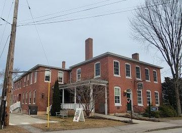 maine/biddeford/attraction/louis-t-graves-memorial-public-library