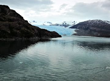 argentina/southern-patagonia/attraction/amalia-glacier