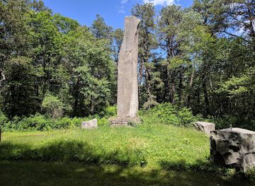 rhode-island/trustom-pond-national-wildlife-refuge/attraction/great-swamp-battle-monument