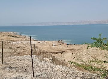 jordan/al-maghtas/attraction/beach