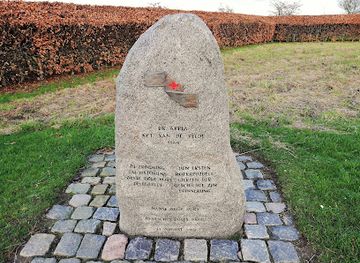 denmark/sonderborg/landmark/mindesten-for-rode-kors