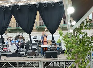 italy/catania/attraction/piazza-vittorio-emanuele