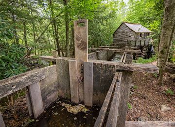 tennessee/cades-cove/attraction/cades-cove-historical-grist-mill
