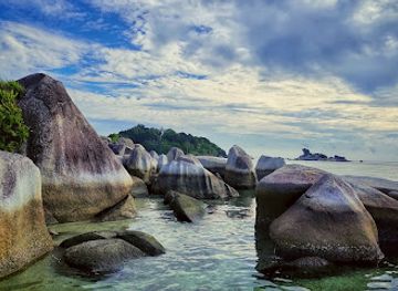 indonesia/bangka-belitung-islands/attraction/tanjung-kelayang-beach