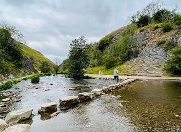 united-kingdom/derbyshire/attraction/stepping-stones-river-dove