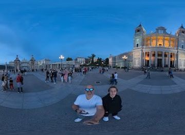 spain/madrid/chueca/attraction/royal-palace-s-ledge-viewpoint
