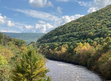 pennsylvania/lehigh-valley/attraction/lehigh-gorge-state-park-jim-thorpe-entrance